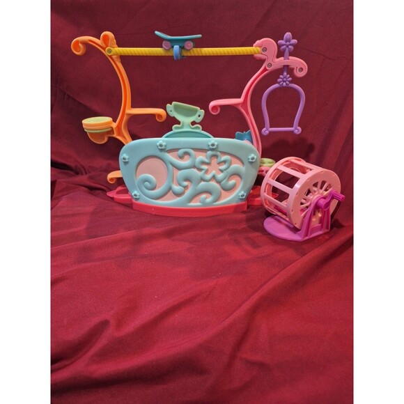 Vintage Shopkins Lil' Secrets Secret Shops Cutie Cat Cafe Playset Holiday Gift - Picture 2 of 2